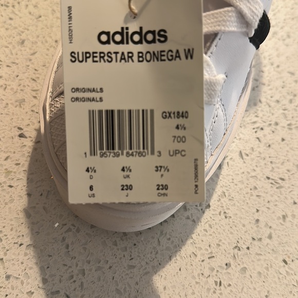 Brand New Adidas SUPERSTAR platforms - Picture 5 of 5